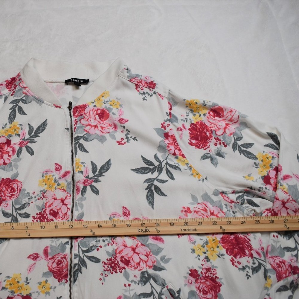 Torrid Floral Bomber Jacket Sz 3 Plus Size Zip Up Retro 80s Grandmacore - Picture 12 of 16